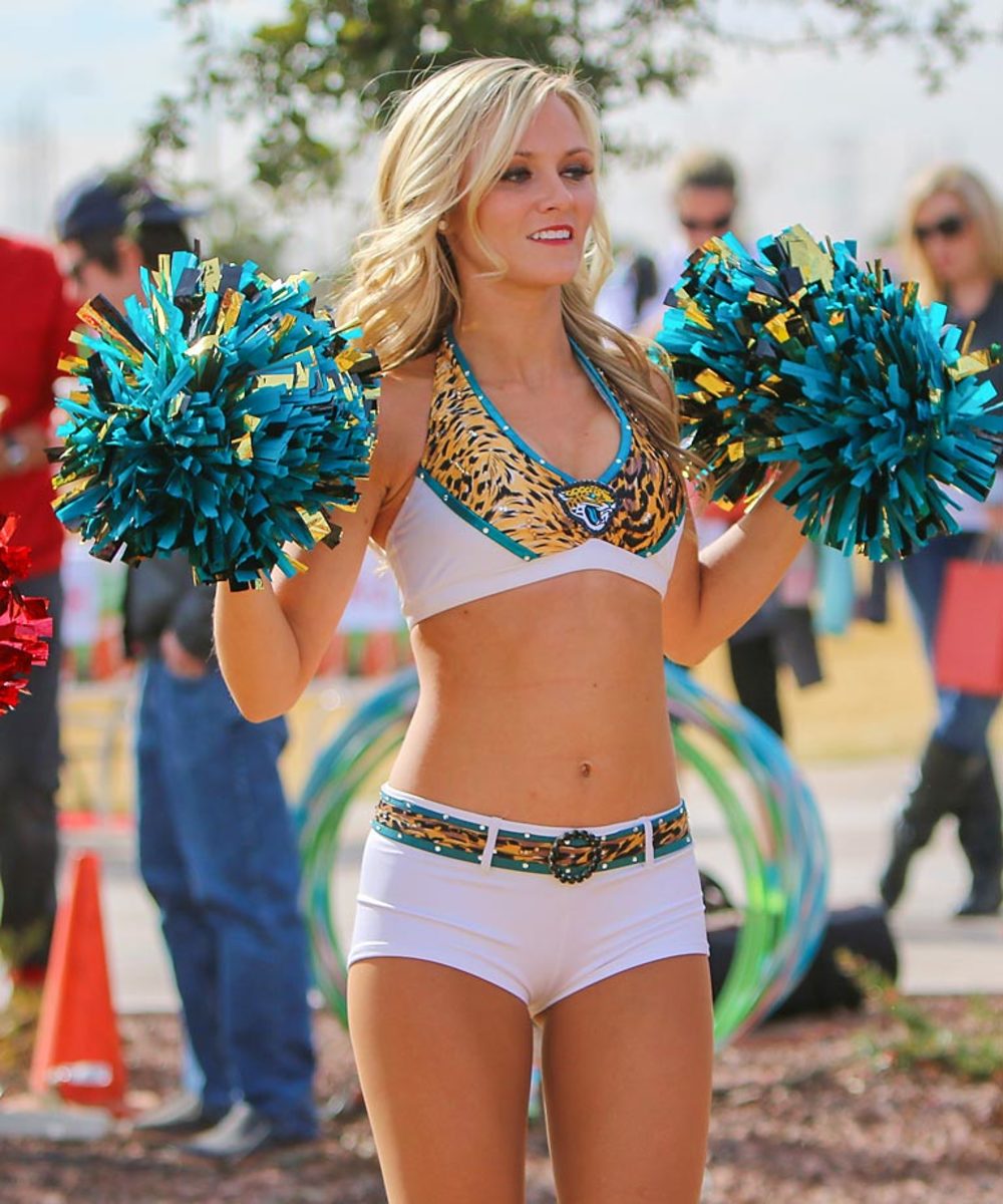 03-Samantha_Game_LS-Cheer-Clinic-35.jpg